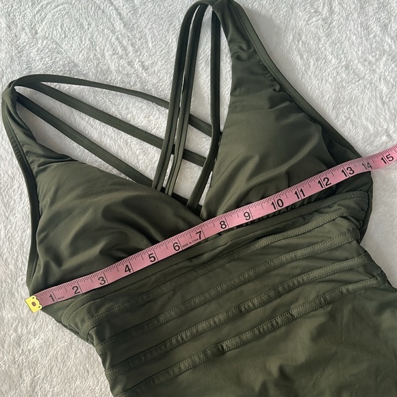 NWT La Blanca Women's Multi Strap Cross Back One Piece Swimsuit Olive Green 4 - Picture 7 of 9